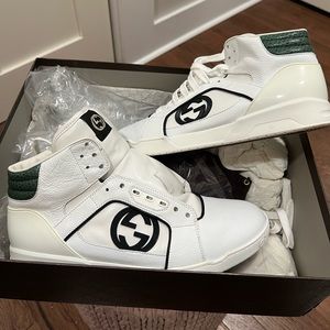Green and white mens Gucci sneaker size 91/2